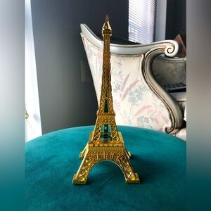 Metal Eiffel Tower Decor 10“ Tall with lights
